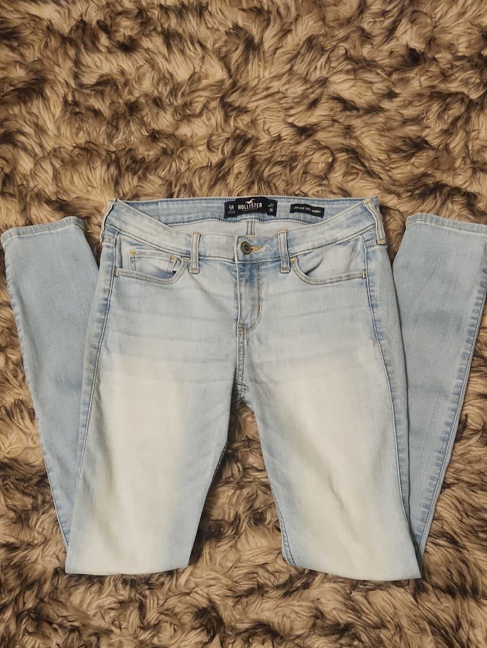Hollister Women's Light Wash Skinny Jeans - Faded Blue